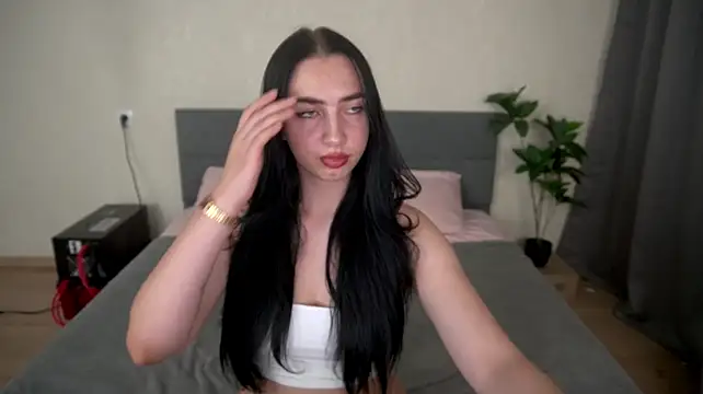 WildKittenX_ live cam on StripChat
