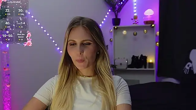 BonnieBluX live cam on StripChat