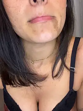 IsabellaGonzalez live cam on StripChat