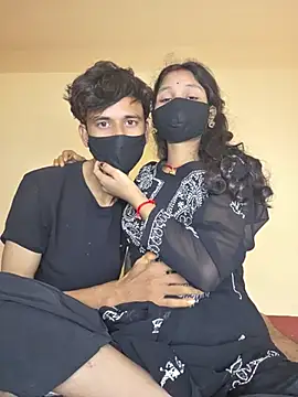 couplegk71 live cam on StripChat