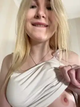 MarlboroWeb live sex cam