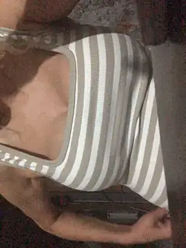AlevNaz live cam on StripChat
