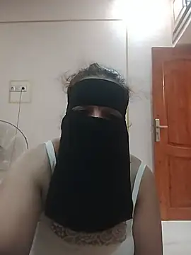 Laty_123 live cam on StripChat