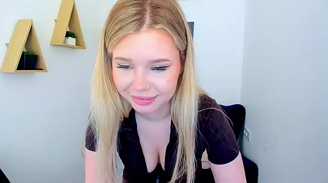 FollowLovee live cam on StripChat