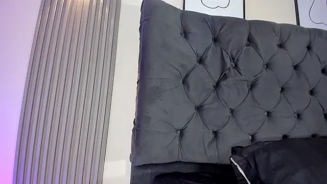 Alice_Jhons live cam on StripChat
