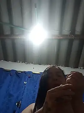 Anyelina_milf live cam on StripChat