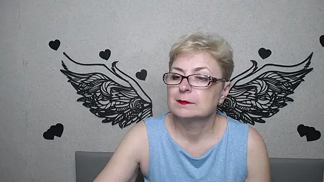 EmiliaGree live cam on StripChat