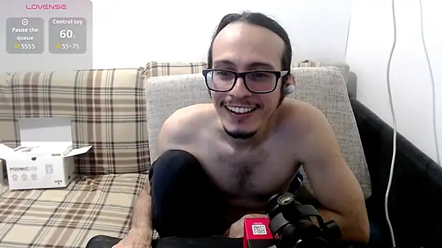 cholitohermoso live cam on StripChat
