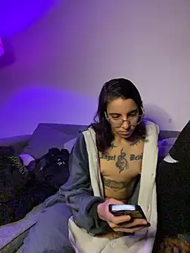 Poison_Ivy_29 live cam on StripChat