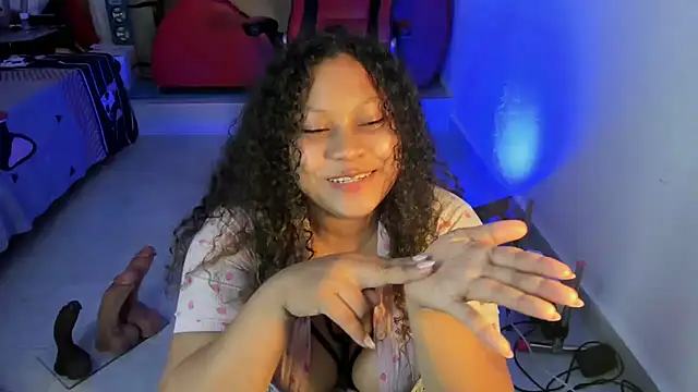 Lunastar02 live cam on StripChat