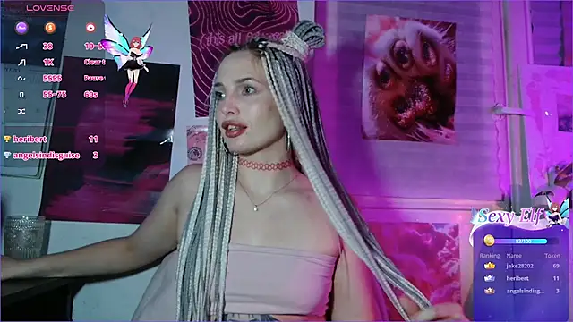 YouSpaceWikki live cam on StripChat