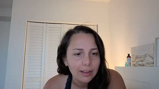 bellag825 live cam on StripChat