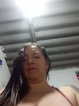 Anyelina_milf live cam on StripChat