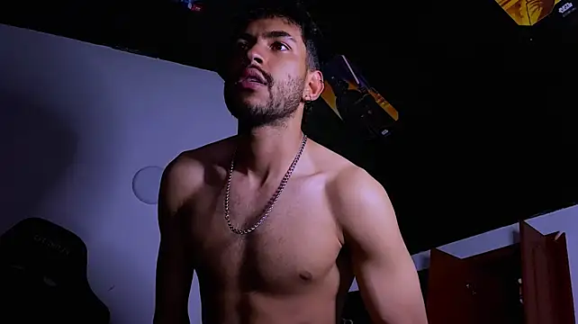 Lucius_Noal live cam on StripChat