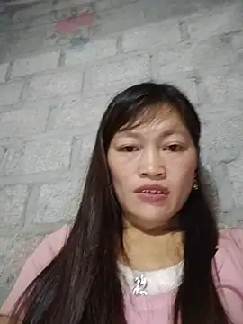 Buong-binh live cam on StripChat