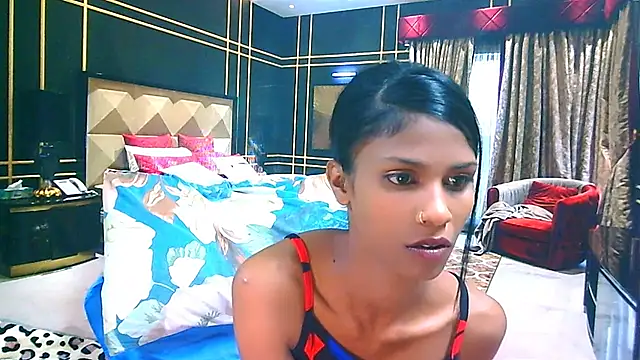 IndianSilkySpice live cam on StripChat