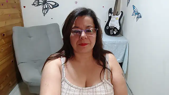 lilisa777 live cam on StripChat