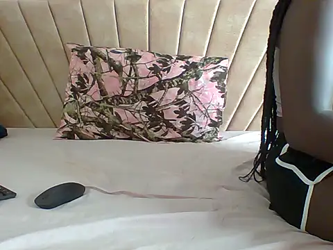 Slimbusty69 live cam on StripChat