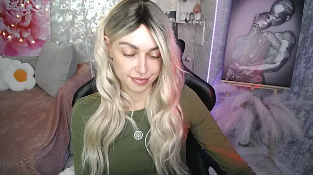 NickyAdamidi live cam on StripChat