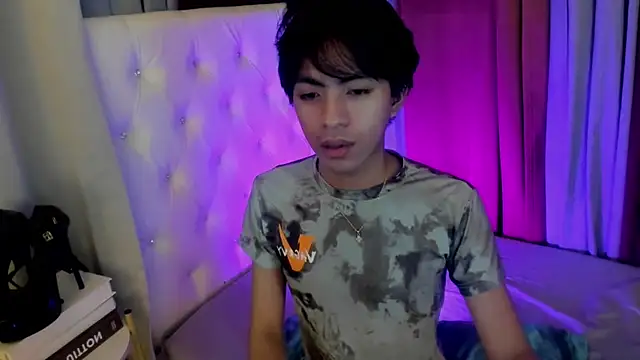 davincihugecock live cam on StripChat