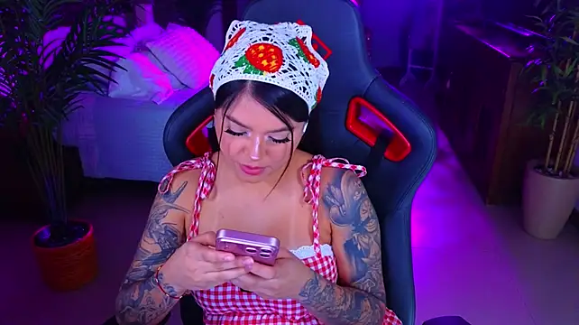 ambarEvans live cam on StripChat