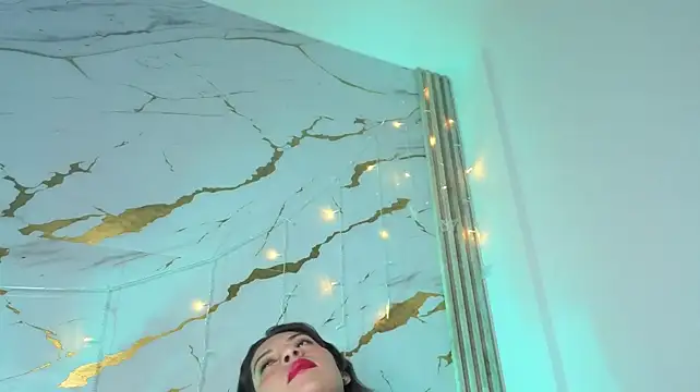Iam_Issaa_ live cam on StripChat