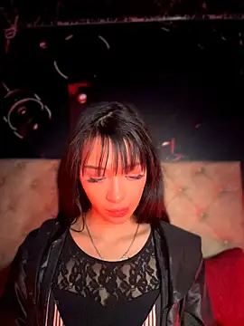 Sasha-firee live cam on StripChat