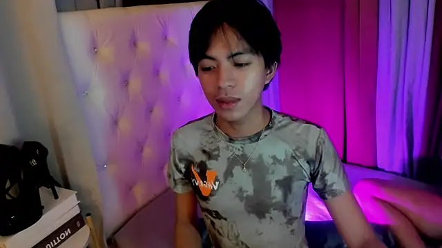 davincihugecock live cam on StripChat