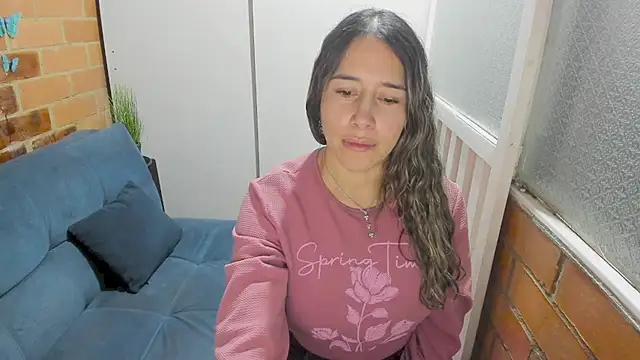 Penelope47 live cam on StripChat