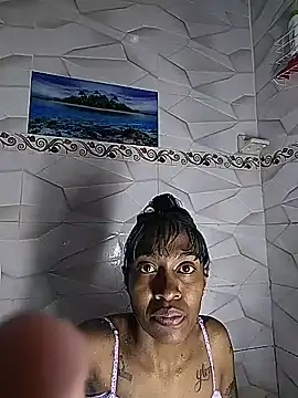avaleri_cherry live cam on StripChat