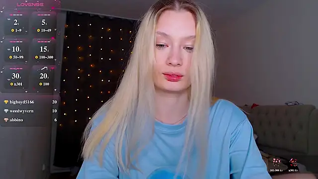heyblondy live cam on StripChat