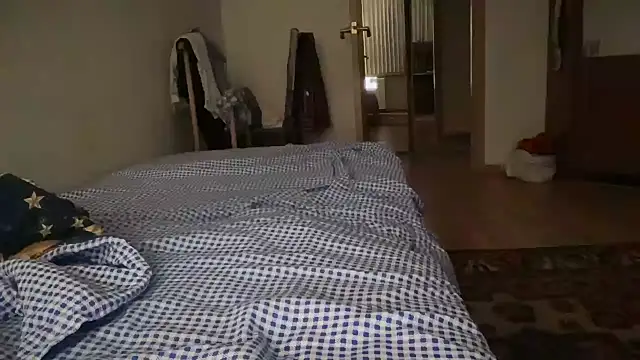 Lamonteik live cam on StripChat