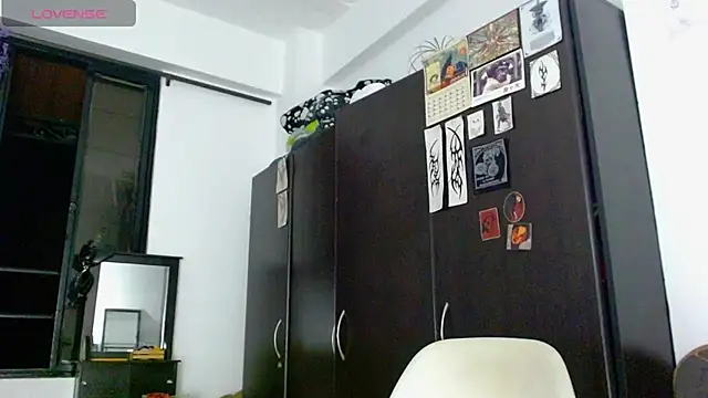 Maam_Ine live cam on StripChat