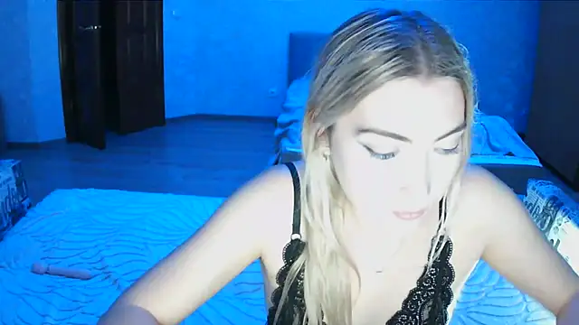 Mira_rooy live cam on StripChat