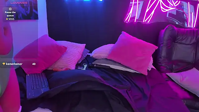 StaarLiightt live cam on StripChat