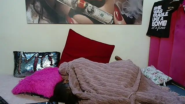 Moreish-06 live cam on StripChat