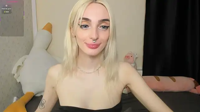 succubantra live cam on StripChat