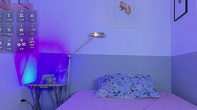 youngmommyy live cam on StripChat