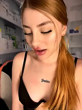 Jessy_Queen live cam on StripChat