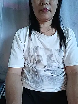 Doremon_95 live cam on StripChat