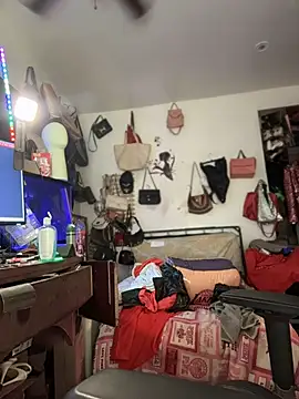 Motherbigbus live cam on StripChat
