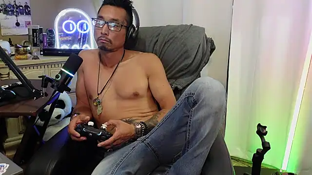 Ghost11_11 live cam on StripChat