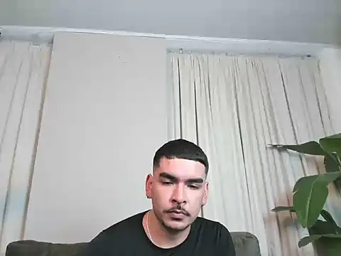 xdaniruiz live cam on StripChat