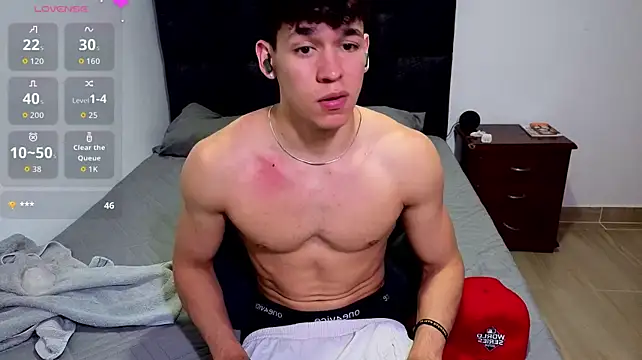Luke_Muscle live cam on StripChat