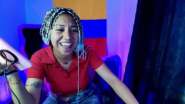 Kehlani_Km live cam on StripChat