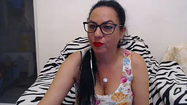 MissElla live cam on StripChat