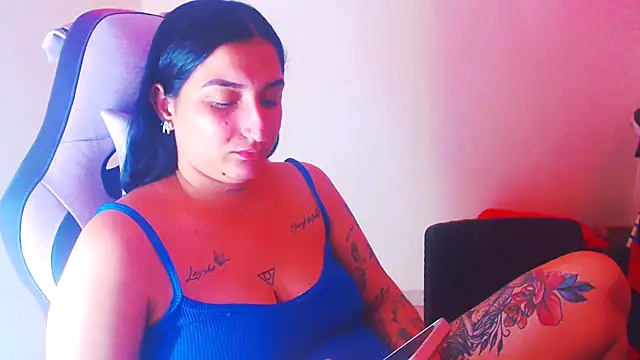 liz_dirty live cam on StripChat