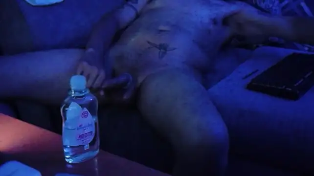 nakedtony81 live cam on StripChat
