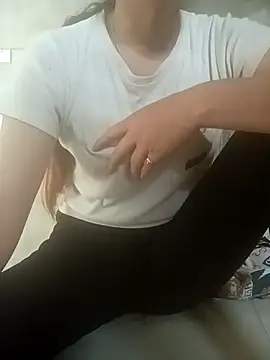 Momo-biki live cam on StripChat