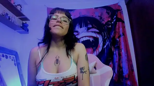 Lucyfx666 live cam on StripChat